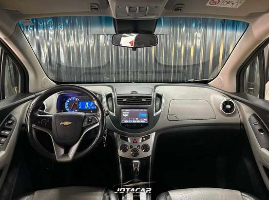 CHEVROLET-TRACKER-2015
