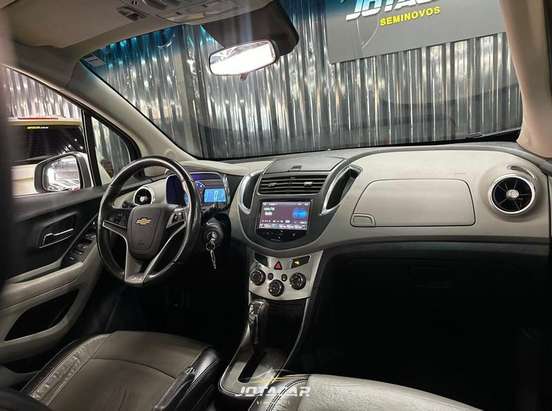 CHEVROLET-TRACKER-2015