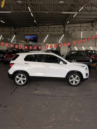 CHEVROLET-TRACKER-2016