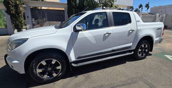 CHEVROLET S10 2.8 HIGH COUNTRY 4X4 CD 16V TURBO DIESEL 4P AUTOMÁTICO
