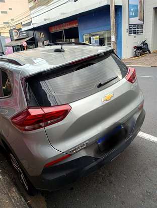 CHEVROLET-TRACKER-2023
