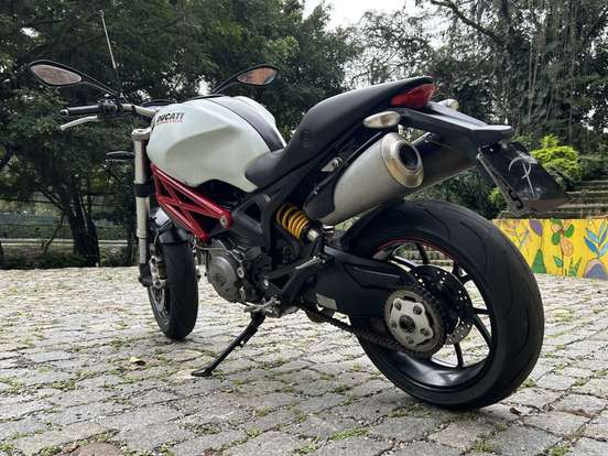 DUCATI-MONSTER 796-2013