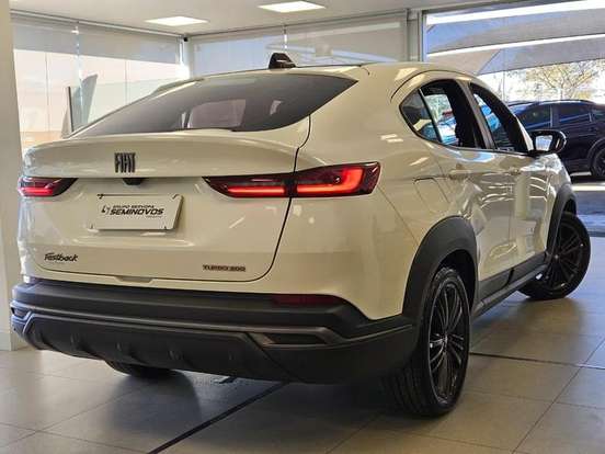 FIAT-FASTBACK-2024