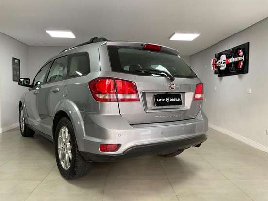 FIAT-FREEMONT-2014