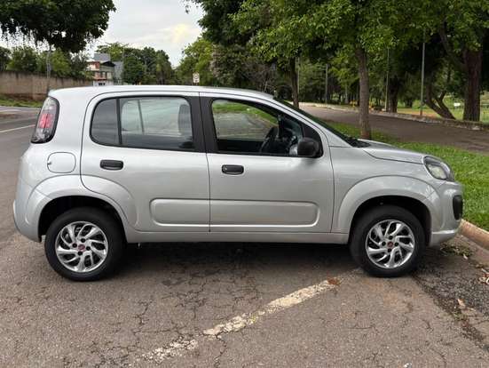 FIAT-UNO-2017