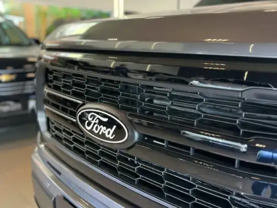 FORD-F-150-5.0 V8 GASOLINA CD LARIAT BLACK FX4 AUTOMÁTICO FORD-F-150-2024