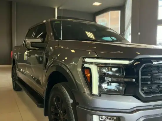 FORD-F-150-5.0 V8 GASOLINA CD LARIAT BLACK FX4 AUTOMÁTICO FORD-F-150-2024