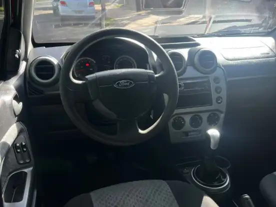 FORD-FIESTA-1.0 ROCAM SE PLUS HATCH 8V FLEX 4P MANUAL FORD-FIESTA-2013
