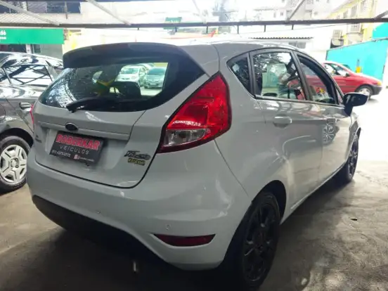 FORD-FIESTA-1.6 SE HATCH 16V FLEX 4P POWERSHIFT FORD-FIESTA-2013