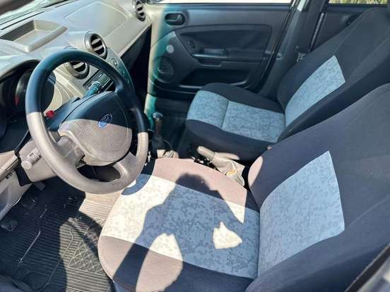 FORD-FIESTA-2007