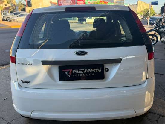 FORD-FIESTA-2013