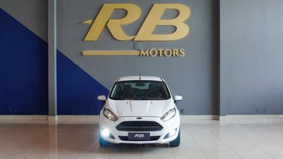 FORD-FIESTA-2015