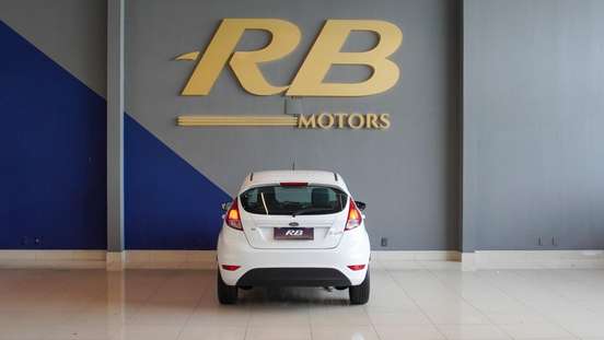 FORD-FIESTA-2015