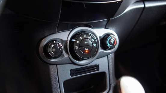 FORD-FIESTA-2015