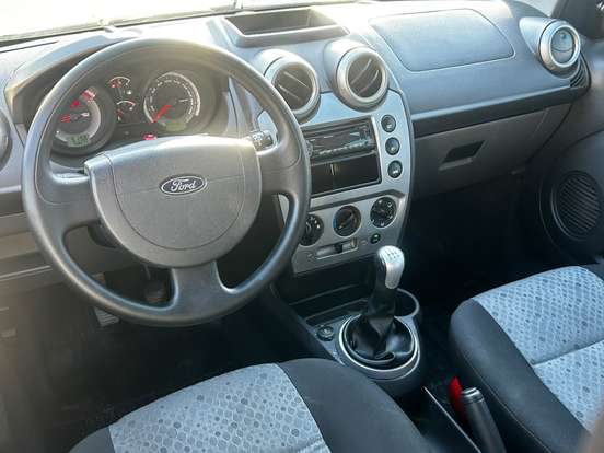 FORD-FIESTA-2012