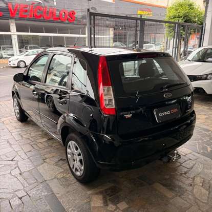 FORD-FIESTA-2010