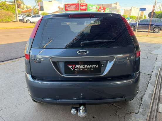 FORD-FIESTA-2010