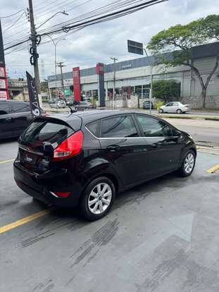 FORD-FIESTA-2011