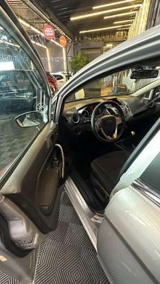 FORD-FIESTA-2012