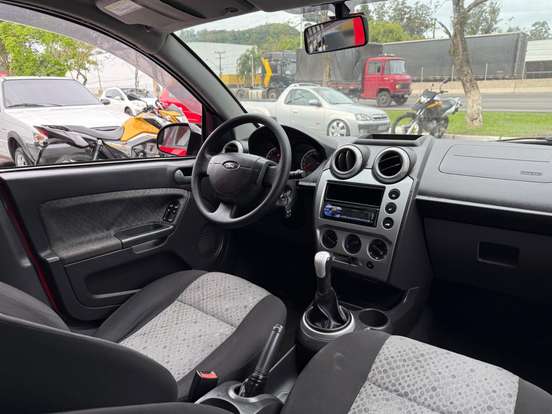 FORD-FIESTA-2013