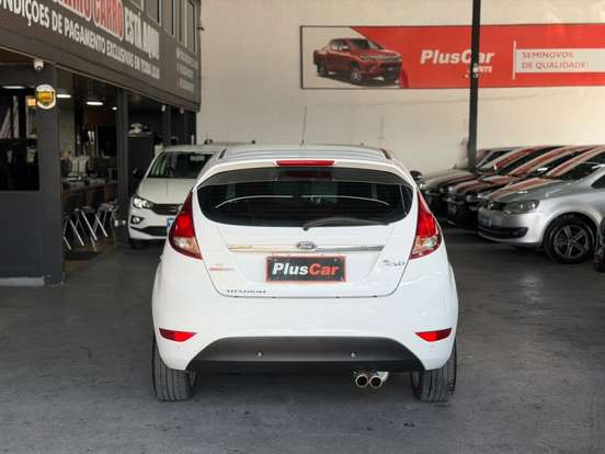 FORD-FIESTA-1.6 SE HATCH 16V FLEX 4P POWERSHIFT FORD-FIESTA-2014