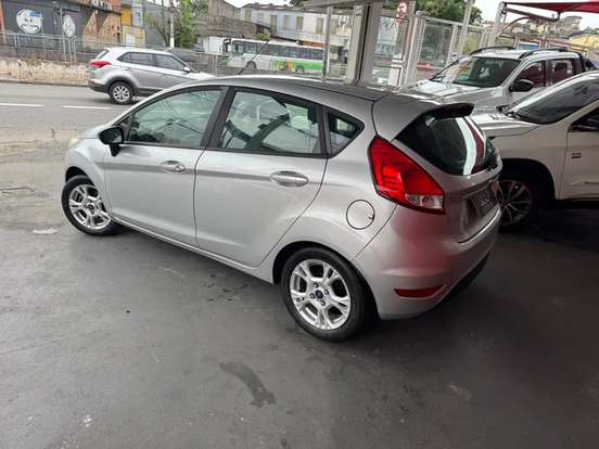 FORD-FIESTA-1.6 SE HATCH 16V FLEX 4P POWERSHIFT FORD-FIESTA-2014