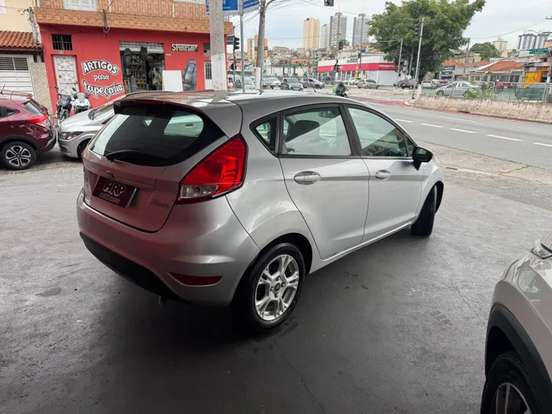FORD-FIESTA-1.6 SE HATCH 16V FLEX 4P POWERSHIFT FORD-FIESTA-2014