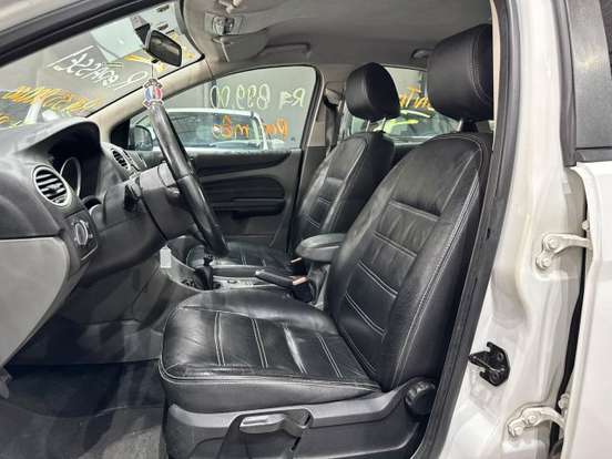 FORD-FOCUS-1.6 GL 16V FLEX 4P MANUAL FORD-FOCUS-2011