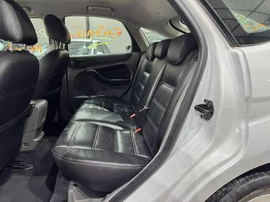 FORD-FOCUS-2011