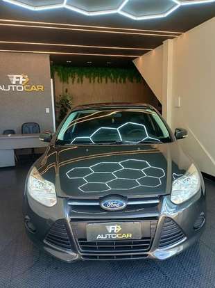 FORD-FOCUS-2013
