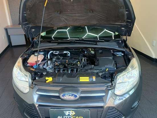 FORD-FOCUS-2013
