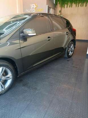 FORD-FOCUS-2013