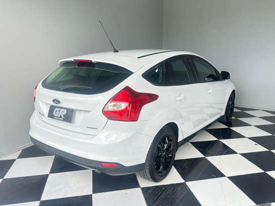 FORD-FOCUS-2013