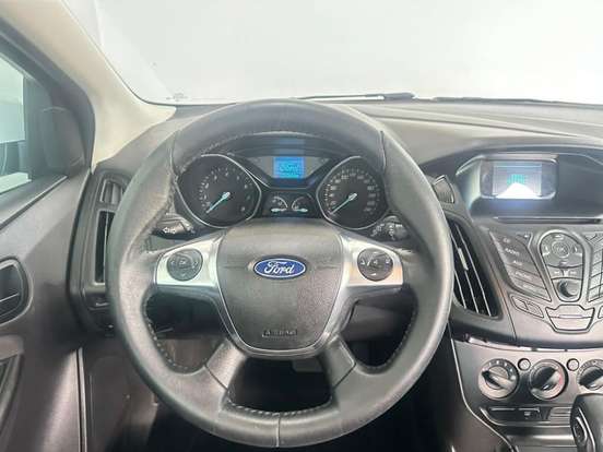 FORD-FOCUS-2013