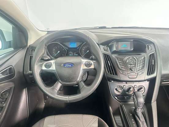 FORD-FOCUS-1.6 S HATCH 16V FLEX 4P AUTOMÁTICO FORD-FOCUS-2013