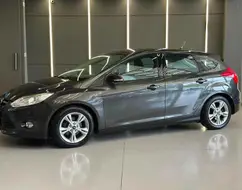 FORD FOCUS 1.6 SE 16V FLEX 4P POWERSHIFT FORD FOCUS 1.6 SE 16V FLEX 4P POWERSHIFT