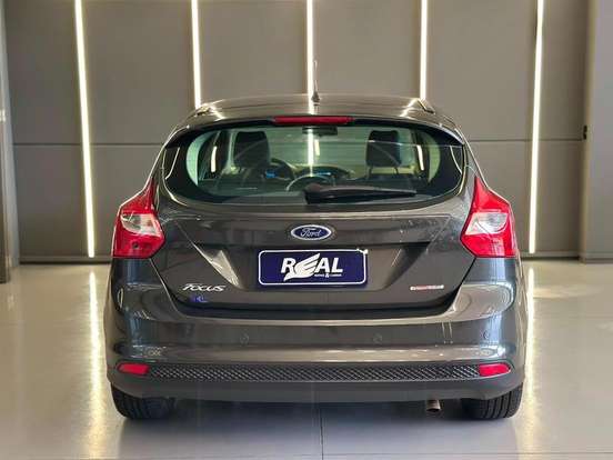 FORD-FOCUS-1.6 SE 16V FLEX 4P POWERSHIFT FORD-FOCUS-2013