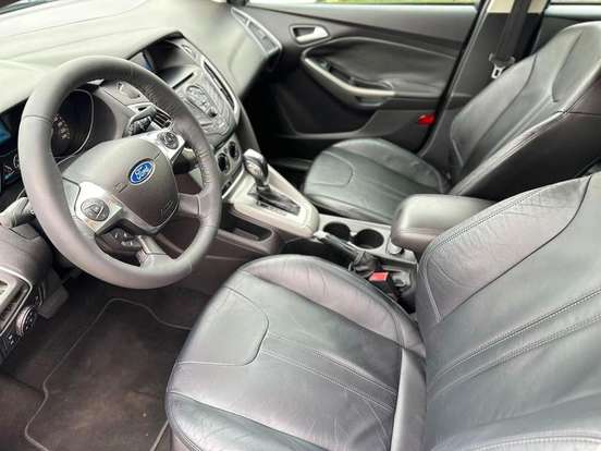 FORD-FOCUS-1.6 SE 16V FLEX 4P POWERSHIFT FORD-FOCUS-2013