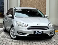 FORD FOCUS 2.0 TITANIUM SEDAN 16V FLEX 4P POWERSHIFT FORD FOCUS 2.0 TITANIUM SEDAN 16V FLEX 4P POWERSHIFT