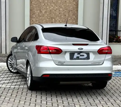 FORD-FOCUS-2015