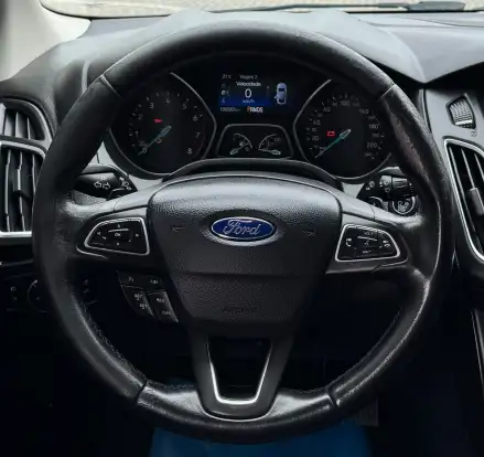 FORD-FOCUS-2015