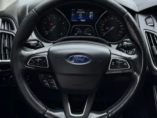 FORD-FOCUS-2.0 TITANIUM SEDAN 16V FLEX 4P POWERSHIFT FORD-FOCUS-2015