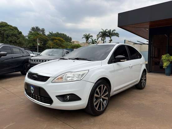 FORD-FOCUS-2.0 GLX 16V FLEX 4P AUTOMÁTICO FORD-FOCUS-2010