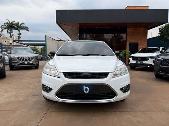 FORD-FOCUS-2010