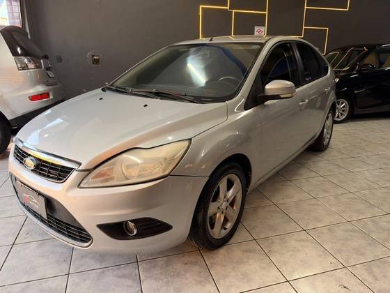 FORD FOCUS 2.0 GLX 16V FLEX 4P AUTOMÁTICO