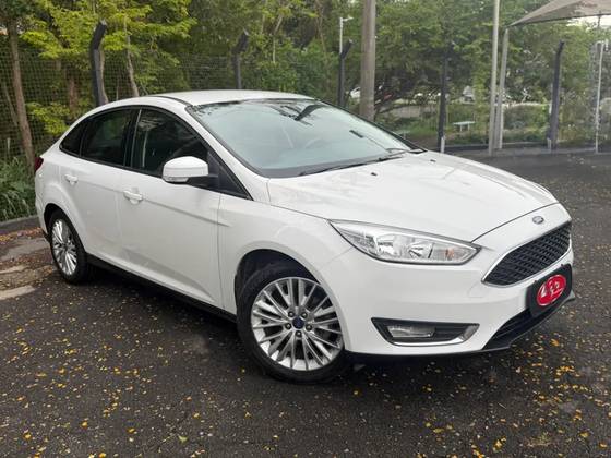 FORD FOCUS 2.0 SE 16V FLEX 4P POWERSHIFT