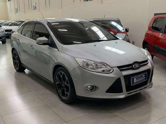 FORD-FOCUS-2013