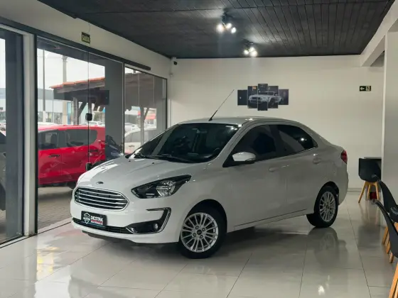 FORD KA 1.5 TI-VCT FLEX TITANIUM SEDAN AUTOMÁTICO