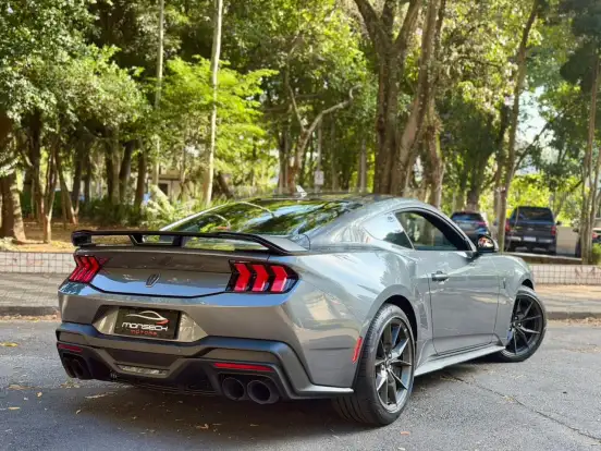 FORD-MUSTANG-2025
