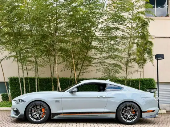 FORD-MUSTANG-2021